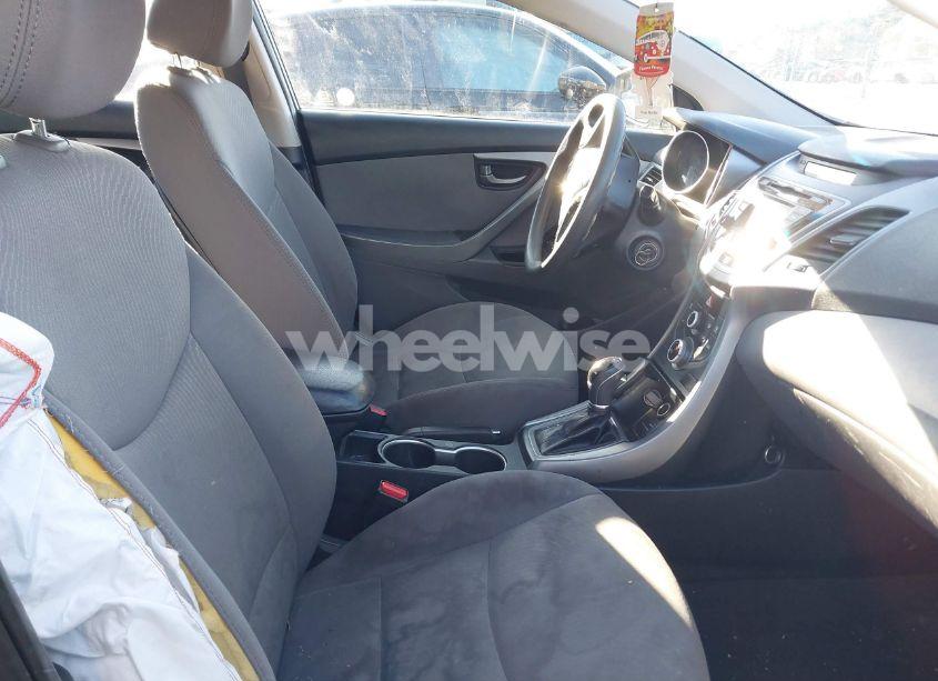 Photo 5 of 2016 Hyundai Elantra SE (VIN 5NPDH4AE9GH680411)