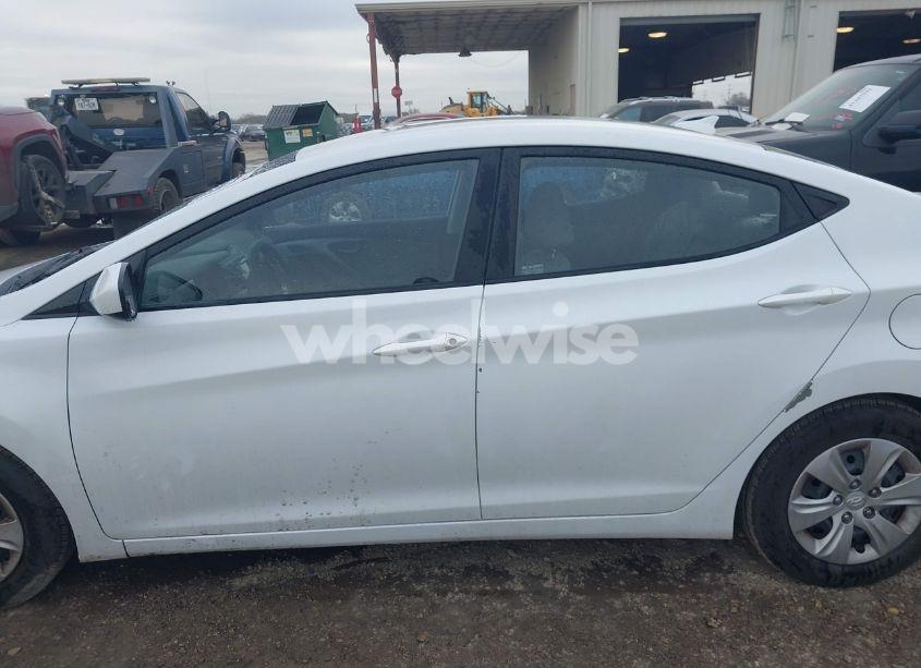 Photo 14 of 2016 Hyundai Elantra SE (VIN 5NPDH4AE9GH686709)