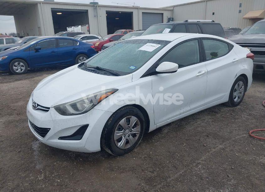 Photo 2 of 2016 Hyundai Elantra SE (VIN 5NPDH4AE9GH686709)