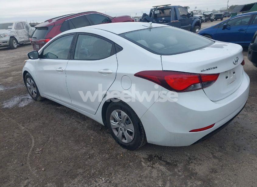 Photo 3 of 2016 Hyundai Elantra SE (VIN 5NPDH4AE9GH686709)