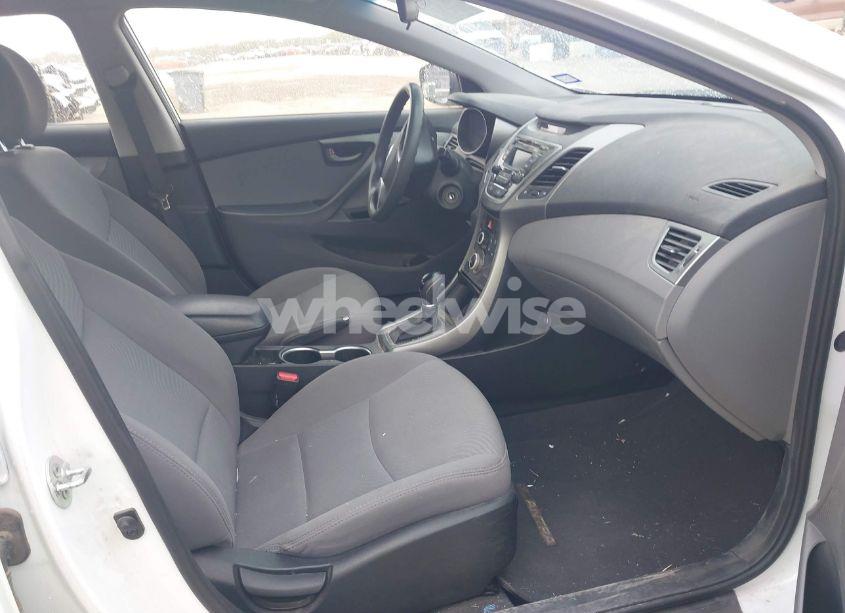 Photo 5 of 2016 Hyundai Elantra SE (VIN 5NPDH4AE9GH686709)