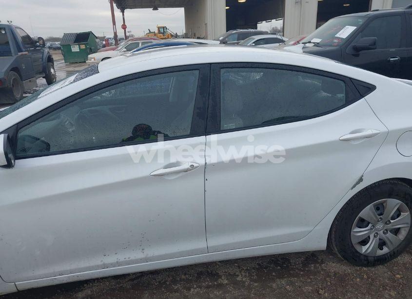Photo 6 of 2016 Hyundai Elantra SE (VIN 5NPDH4AE9GH686709)