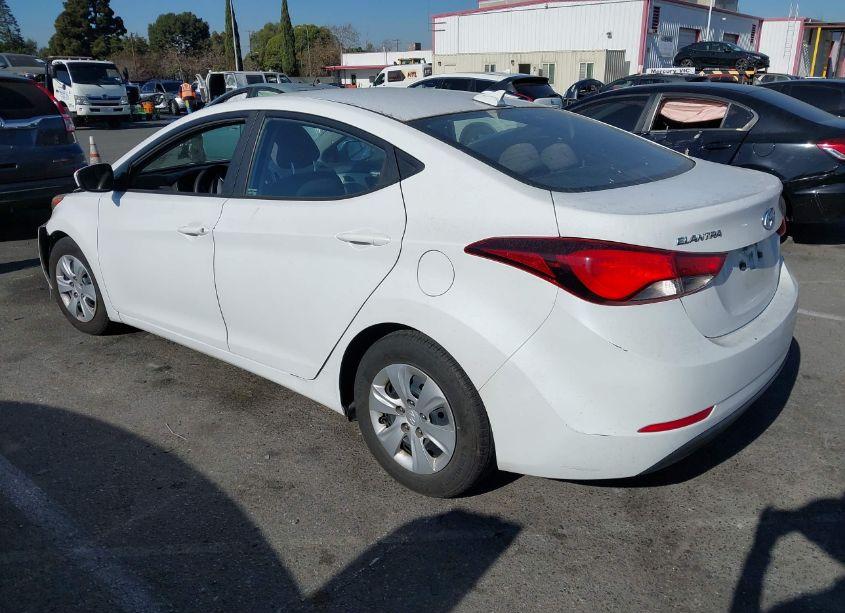 Photo 3 of 2016 Hyundai Elantra SE (VIN 5NPDH4AE9GH698570)