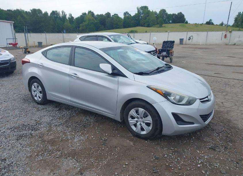 2016 Hyundai Elantra SE (VIN 5NPDH4AE9GH703671) main photo