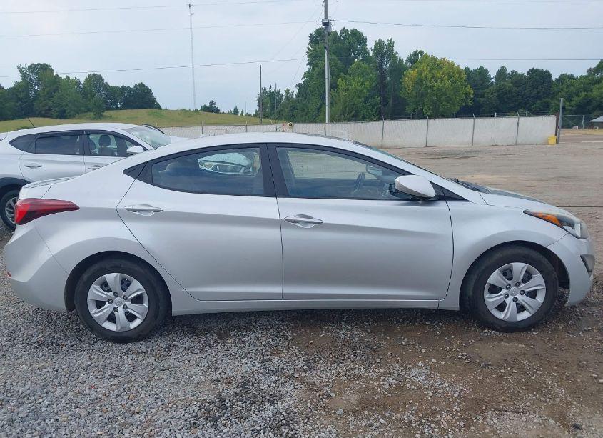 Photo 13 of 2016 Hyundai Elantra SE (VIN 5NPDH4AE9GH703671)