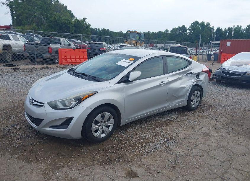 Photo 2 of 2016 Hyundai Elantra SE (VIN 5NPDH4AE9GH703671)