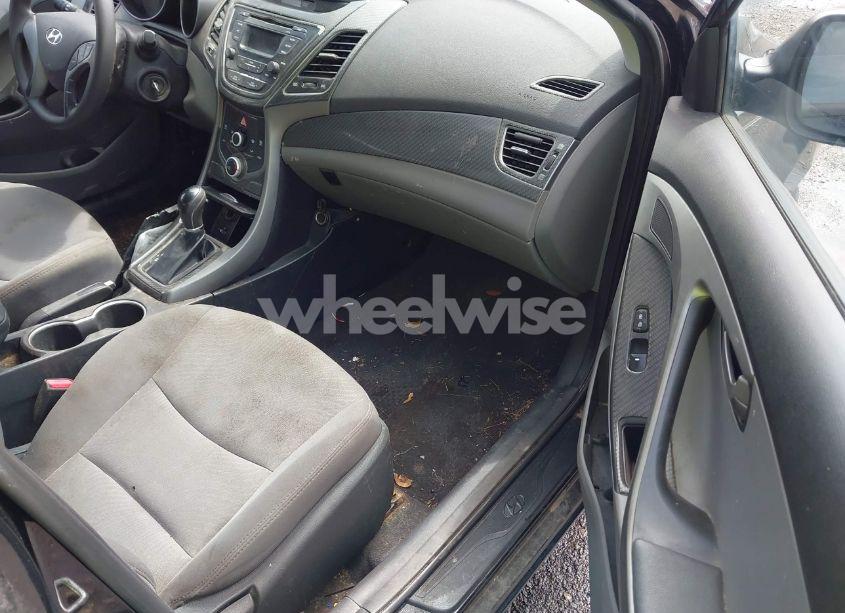 Photo 5 of 2016 Hyundai Elantra SE (VIN 5NPDH4AE9GH719899)