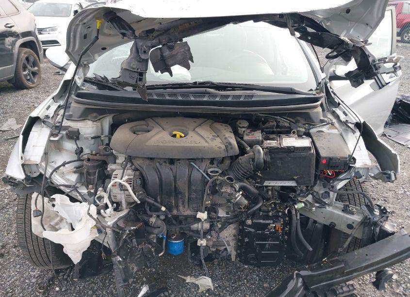 Photo 10 of 2016 Hyundai Elantra SE (VIN 5NPDH4AE9GH733852)