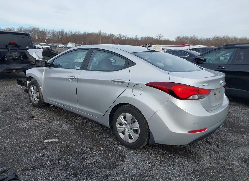 Photo 3 of 2016 Hyundai Elantra SE (VIN 5NPDH4AE9GH733852)