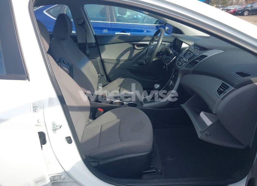 Photo 5 of 2016 Hyundai Elantra SE (VIN 5NPDH4AE9GH752224)