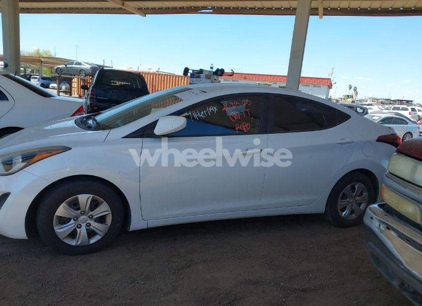 Photo 14 of 2016 Hyundai Elantra SE (VIN 5NPDH4AE9GH767791)