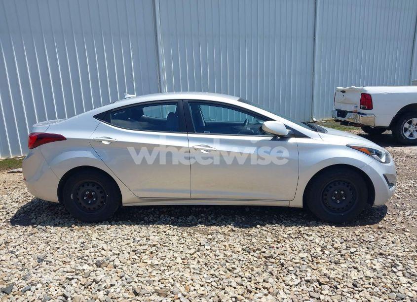 Photo 13 of 2016 Hyundai Elantra SE (VIN 5NPDH4AE9GH768620)