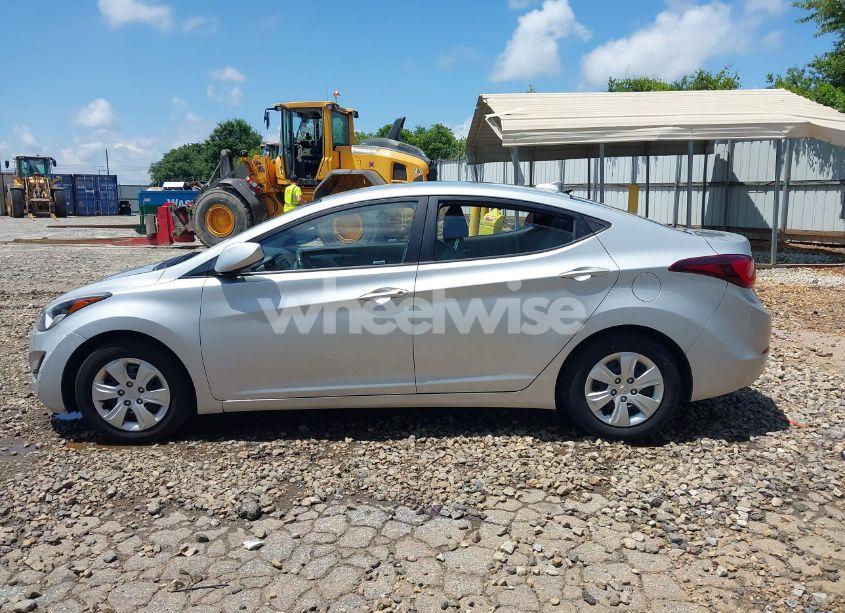 Photo 14 of 2016 Hyundai Elantra SE (VIN 5NPDH4AE9GH768620)