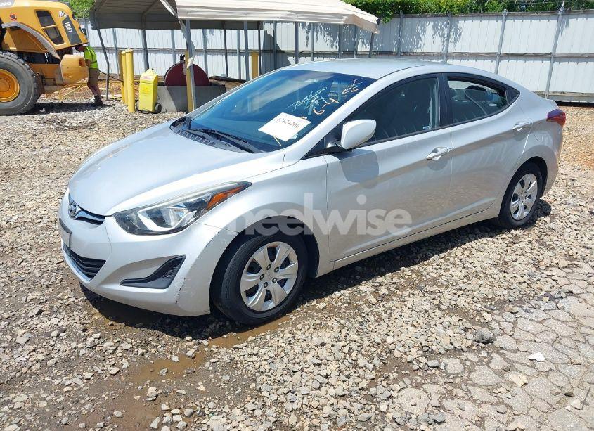 Photo 2 of 2016 Hyundai Elantra SE (VIN 5NPDH4AE9GH768620)