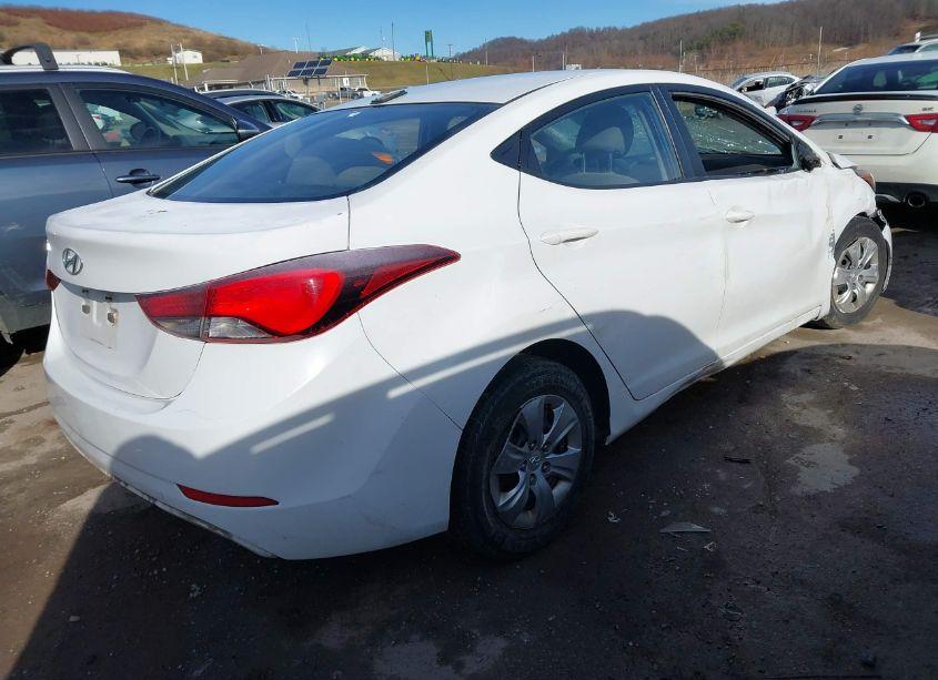 Photo 4 of 2016 Hyundai Elantra SE (VIN 5NPDH4AE9GH769301)