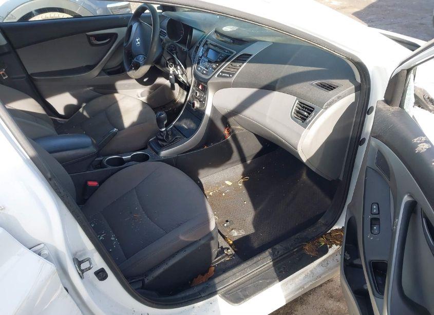 Photo 5 of 2016 Hyundai Elantra SE (VIN 5NPDH4AE9GH769301)