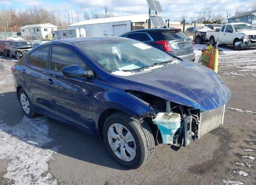 2016 Hyundai Elantra SE (VIN 5NPDH4AE9GH773607) main photo