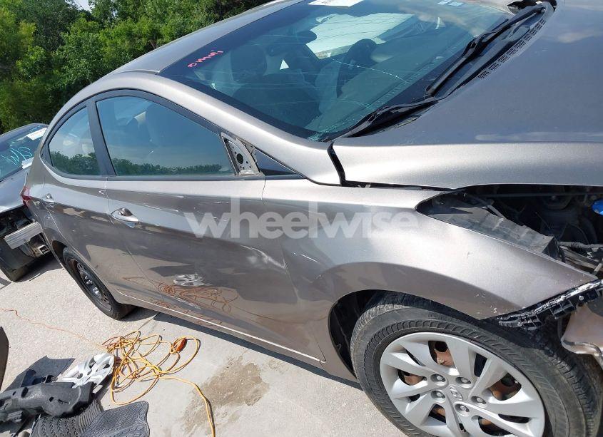 Photo 14 of 2016 Hyundai Elantra SE (VIN 5NPDH4AE9GH793064)