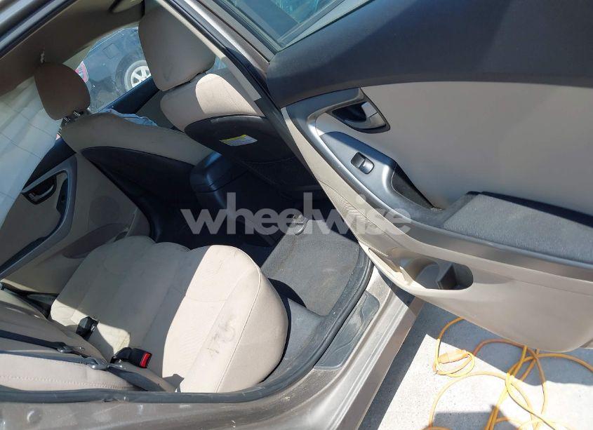 Photo 8 of 2016 Hyundai Elantra SE (VIN 5NPDH4AE9GH793064)