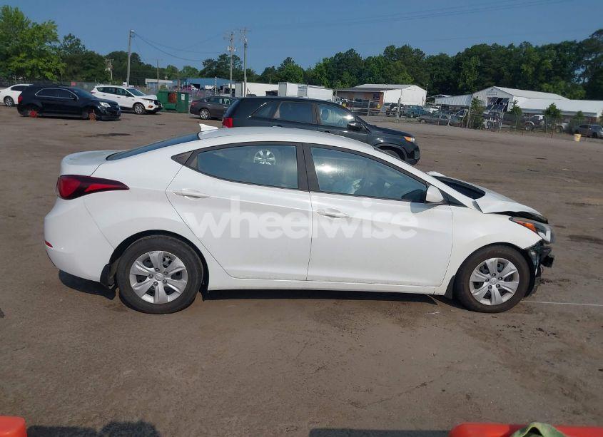Photo 13 of 2016 Hyundai Elantra SE (VIN 5NPDH4AE9GH794201)
