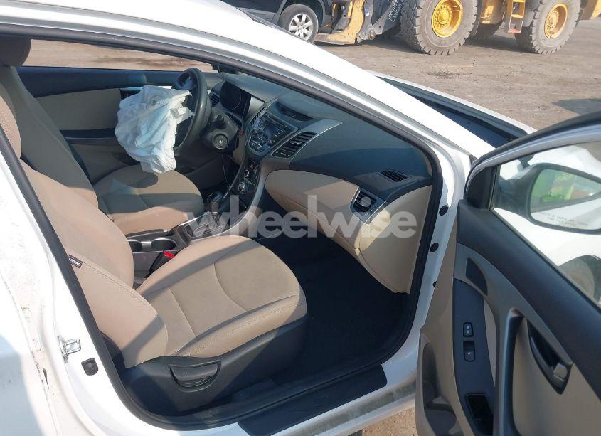 Photo 5 of 2016 Hyundai Elantra SE (VIN 5NPDH4AE9GH794201)