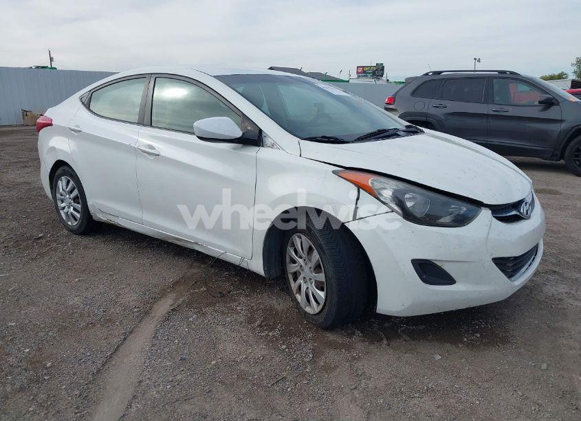 2011 Hyundai Elantra GLS (VIN 5NPDH4AEXBH033492) main photo