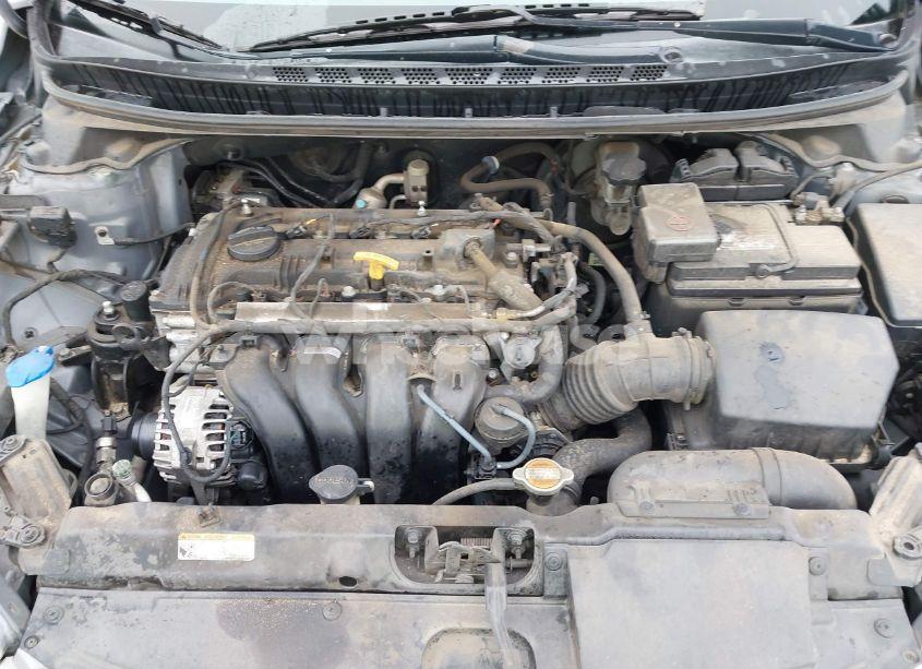 Photo 10 of 2013 Hyundai Elantra GLS (VIN 5NPDH4AEXDH164733)