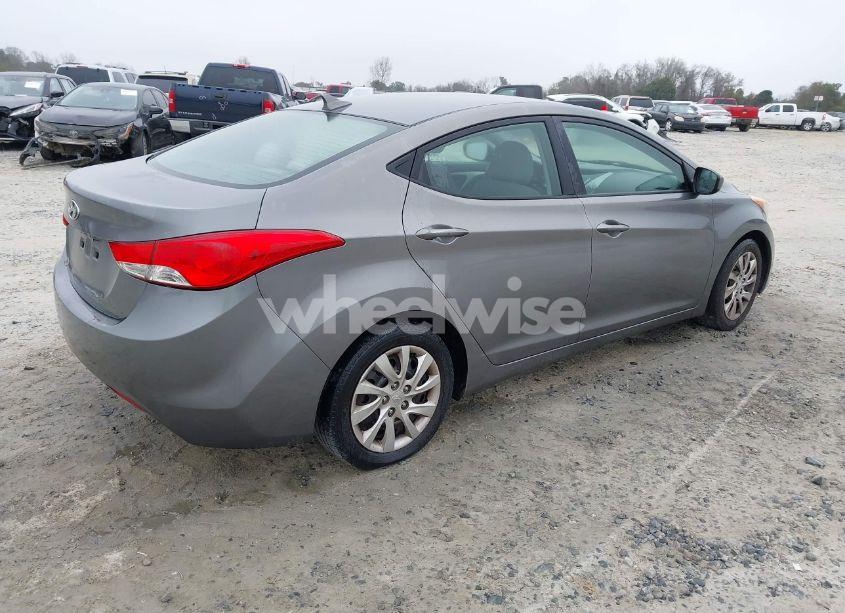 Photo 4 of 2013 Hyundai Elantra GLS (VIN 5NPDH4AEXDH164733)