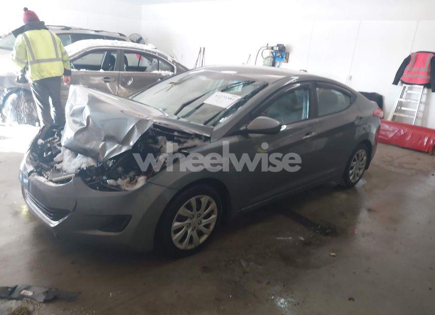 Photo 2 of 2013 Hyundai Elantra GLS (VIN 5NPDH4AEXDH192550)