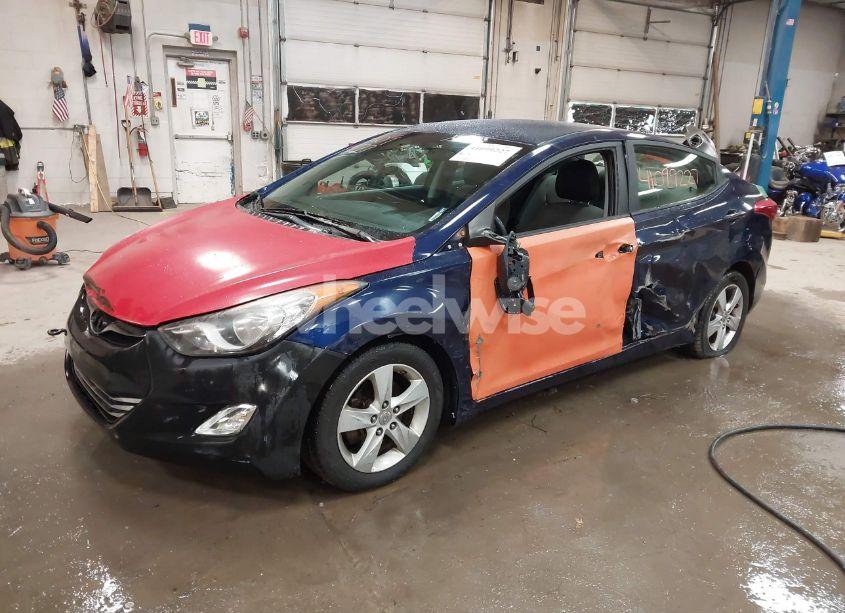 Photo 2 of 2013 Hyundai Elantra GLS (VIN 5NPDH4AEXDH250561)