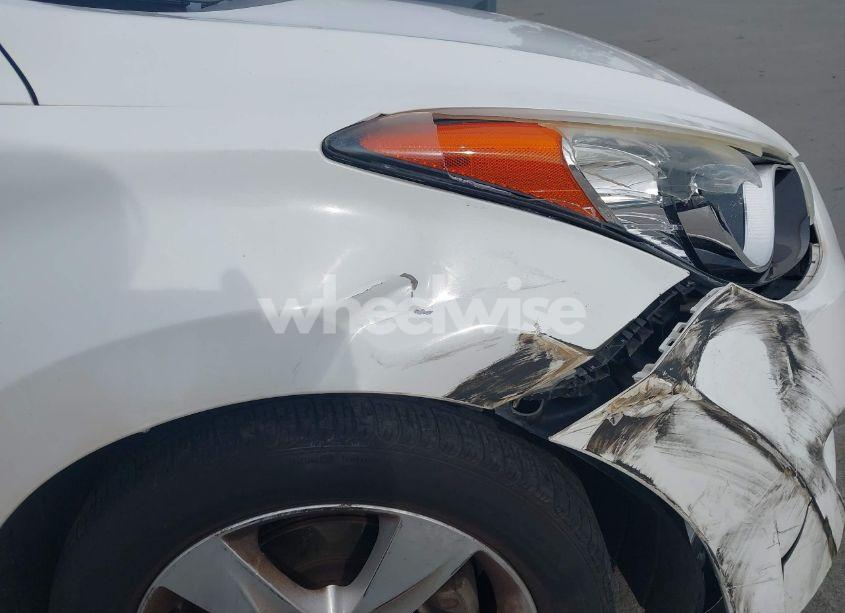 Photo 13 of 2013 Hyundai Elantra GLS (VIN 5NPDH4AEXDH287674)