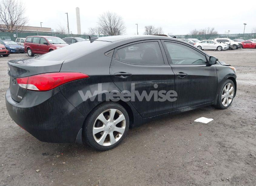 Photo 4 of 2013 Hyundai Elantra LIMITED (VIN 5NPDH4AEXDH299744)