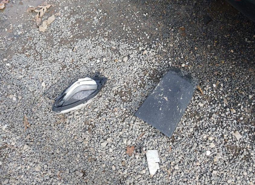 Photo 12 of 2013 Hyundai Elantra LIMITED (VIN 5NPDH4AEXDH303727)