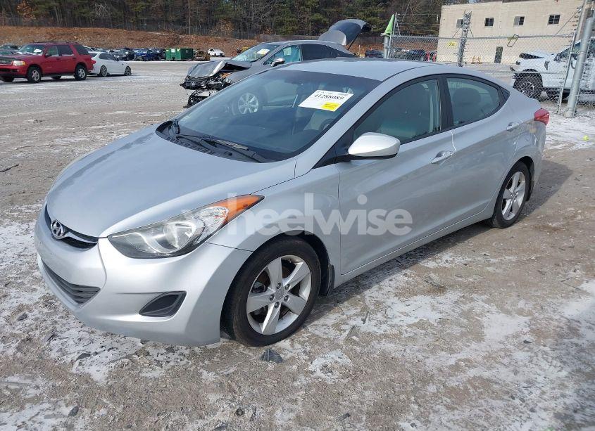 Photo 2 of 2013 Hyundai Elantra GLS (VIN 5NPDH4AEXDH316638)