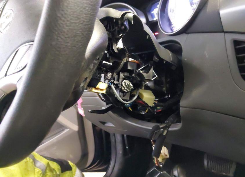 Photo 6 of 2013 Hyundai Elantra GLS (VIN 5NPDH4AEXDH408493)