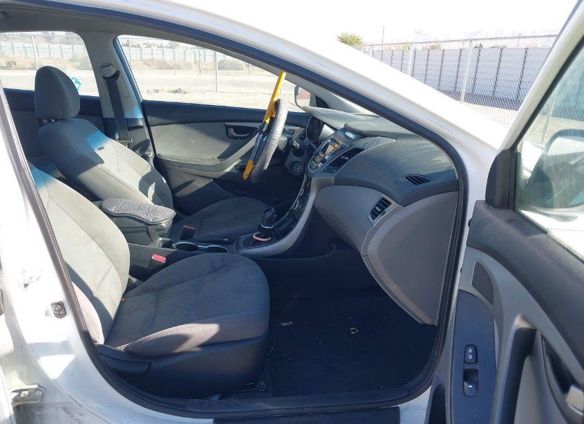 Photo 5 of 2014 Hyundai Elantra SE (VIN 5NPDH4AEXEH521863)