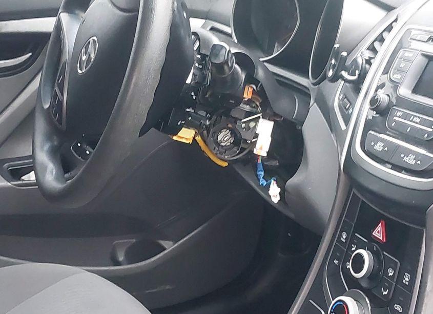 Photo 6 of 2015 Hyundai Elantra SE (VIN 5NPDH4AEXFH566058)