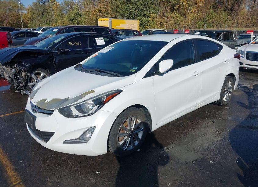 Photo 2 of 2015 Hyundai Elantra SE (VIN 5NPDH4AEXFH578713)