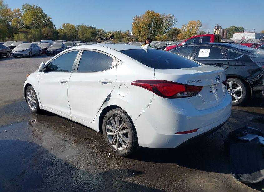 Photo 3 of 2015 Hyundai Elantra SE (VIN 5NPDH4AEXFH578713)