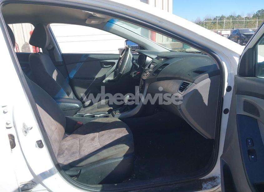 Photo 5 of 2015 Hyundai Elantra SE (VIN 5NPDH4AEXFH592711)