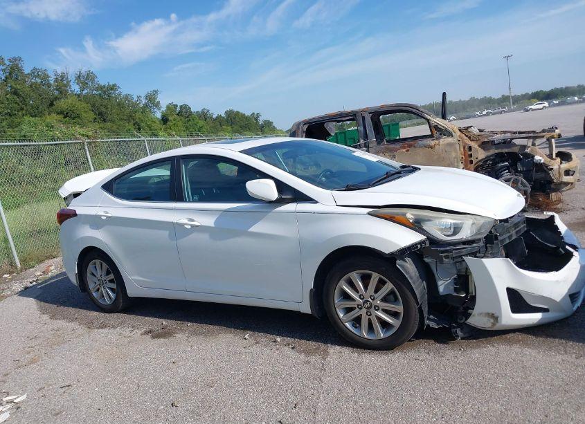 Photo 13 of 2015 Hyundai Elantra SE (VIN 5NPDH4AEXFH597472)