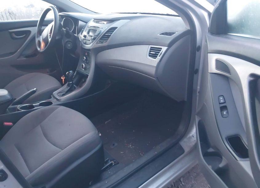 Photo 5 of 2015 Hyundai Elantra SE (VIN 5NPDH4AEXFH598265)