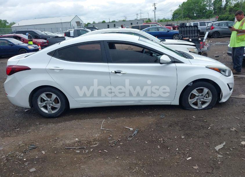 Photo 13 of 2015 Hyundai Elantra SE (VIN 5NPDH4AEXFH633127)