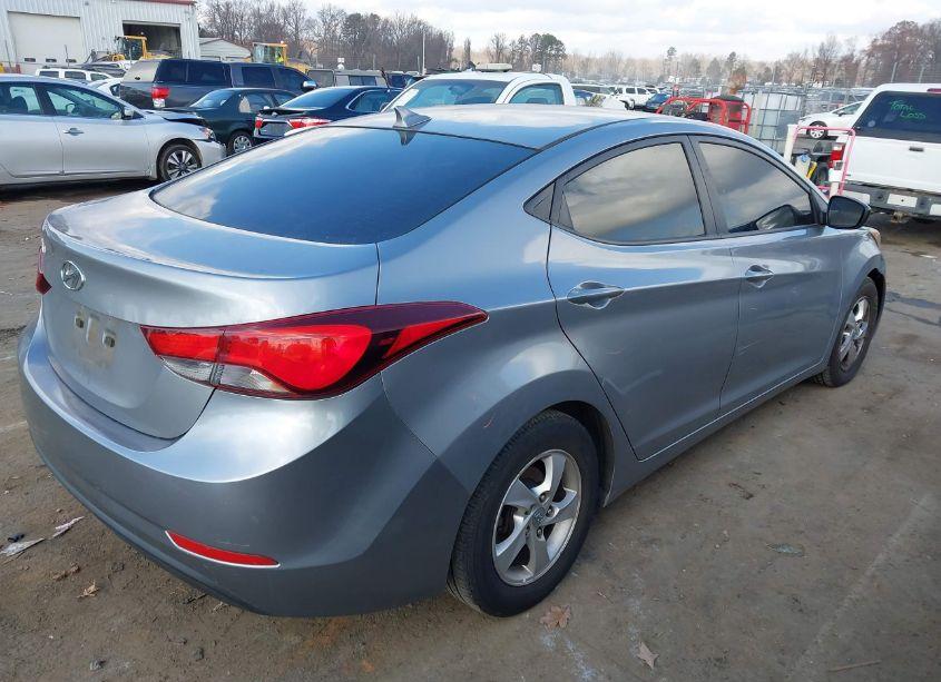 Photo 4 of 2015 Hyundai Elantra SE (VIN 5NPDH4AEXFH643351)