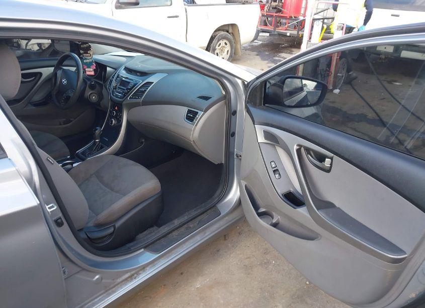 Photo 5 of 2015 Hyundai Elantra SE (VIN 5NPDH4AEXFH643351)
