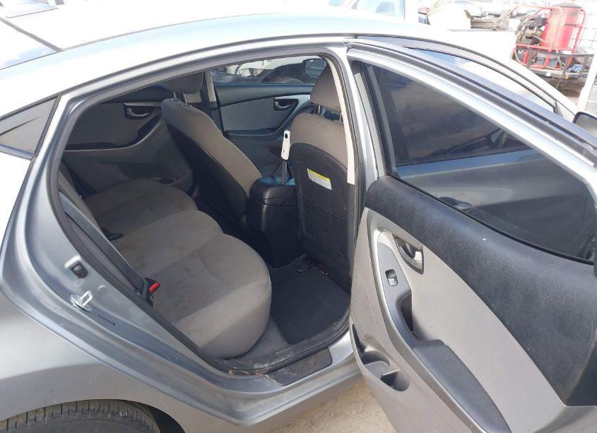 Photo 8 of 2015 Hyundai Elantra SE (VIN 5NPDH4AEXFH643351)
