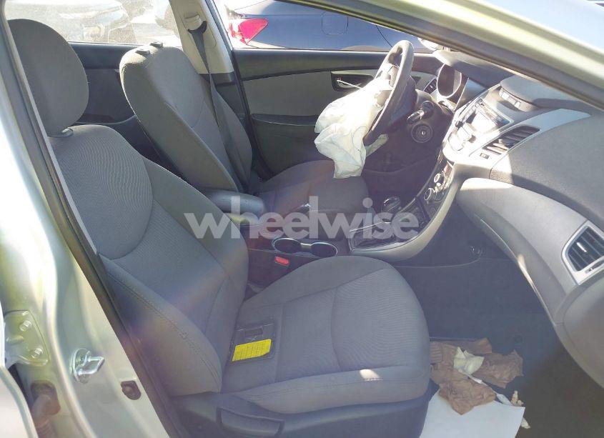 Photo 5 of 2016 Hyundai Elantra SE (VIN 5NPDH4AEXGH695869)