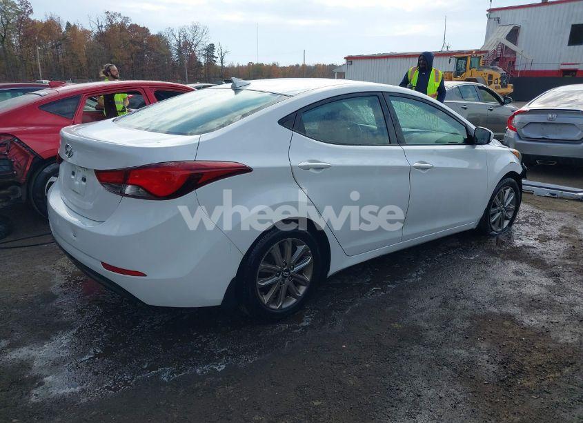 Photo 4 of 2016 Hyundai Elantra SE (VIN 5NPDH4AEXGH732676)