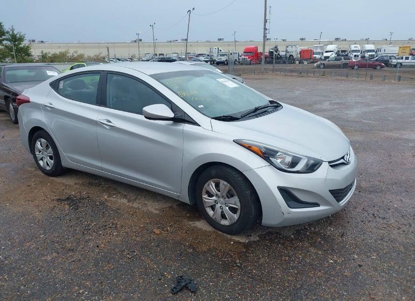 2016 Hyundai Elantra SE (VIN 5NPDH4AEXGH735836) main photo