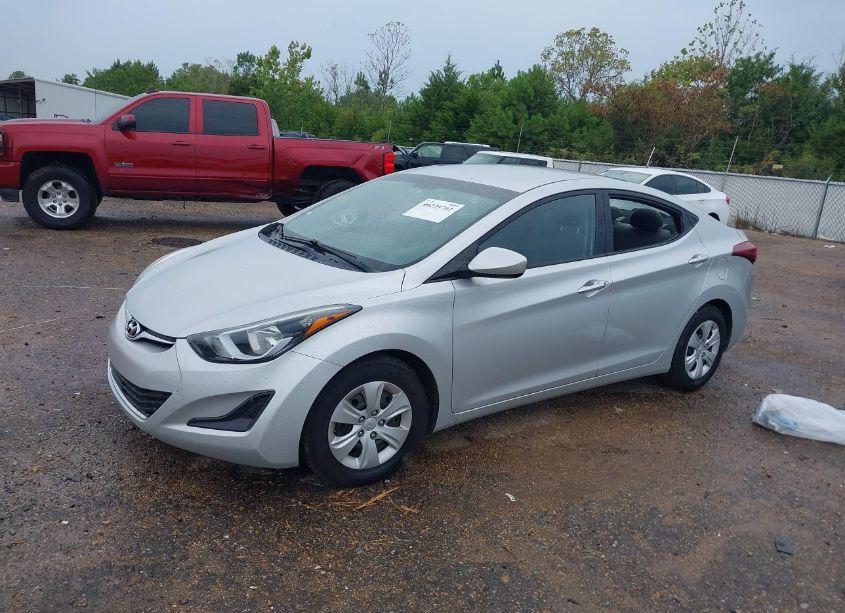 Photo 2 of 2016 Hyundai Elantra SE (VIN 5NPDH4AEXGH735836)